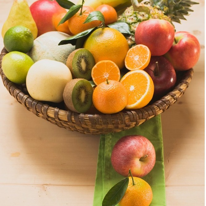 제철 과일 칵테일